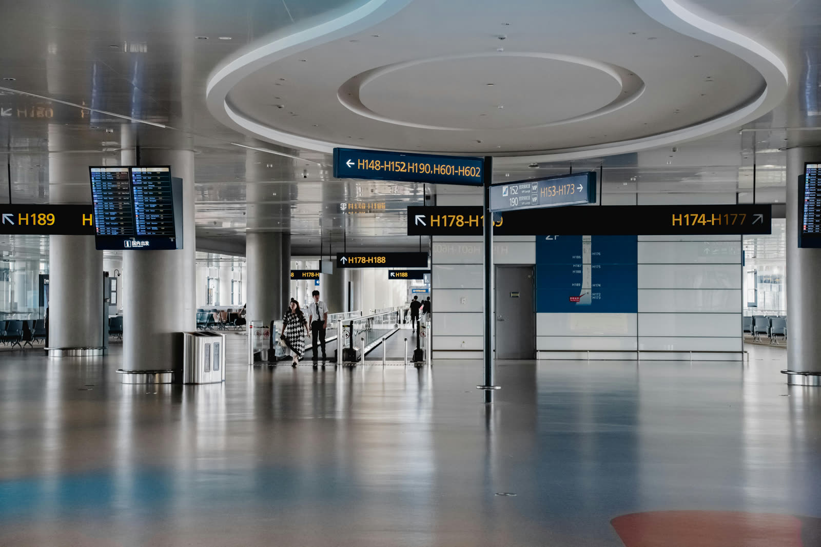 Painéis de LED em aeroporto
