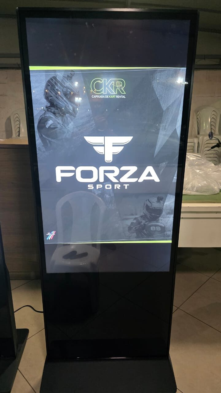 Totem 43" em uso